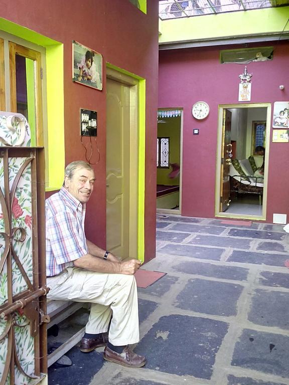 Riverside Homestay ฮัมปี ภายนอก รูปภาพ